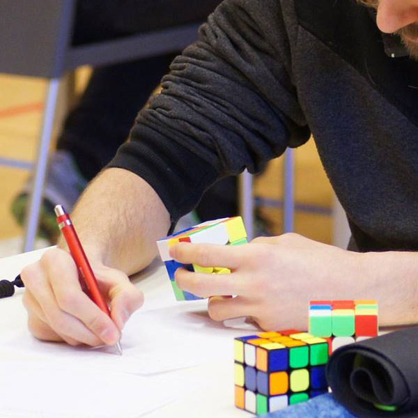 speedcubing-fewest-moves